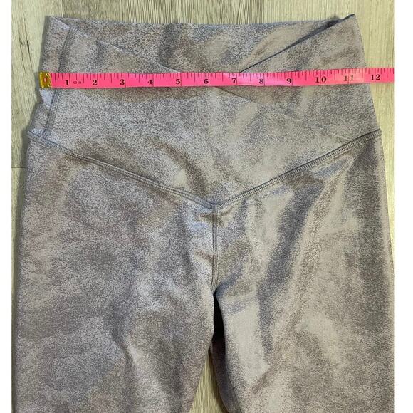 OFFLINE By Aerie The Hugger Purple Crossover High Waisted Crackle Legging Sz Med - Picture 5 of 13